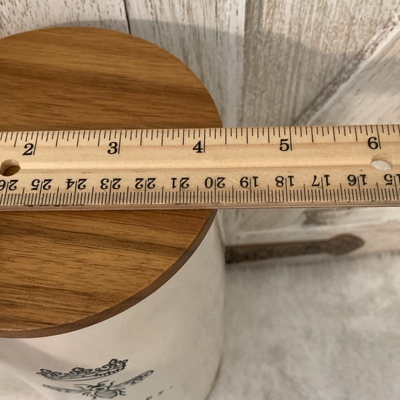 Rae Dunn Queen Bee Happy Crown Canister with Wooden Lid - Picture 8 of 8